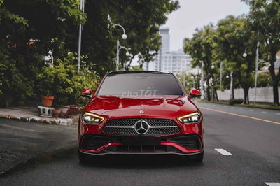 Mercedes Benz C Class 2022 C300 AMG - Bank 90%