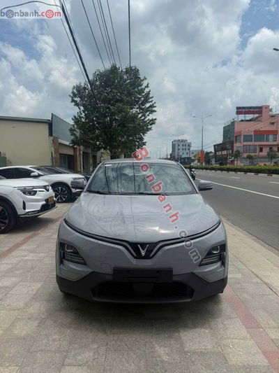 Xe VinFast VF6 Eco 2025