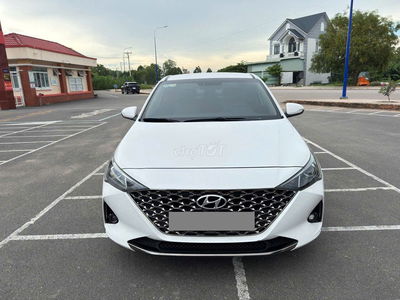 Hyundai Accent 2022 1.4 AT - 49000 km