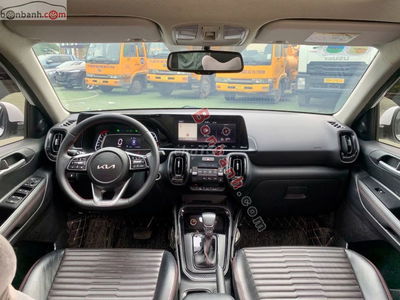 Kia Sonet 2022 Premium màu trắng.