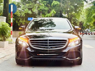Mercedes C250 Exclusive 2018 màu đen siêu đẹp