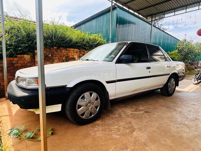Toyota Camry 1990 - 9999 km