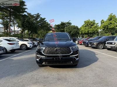 Xe Toyota Innova Cross HEV 2.0 CVT 2025