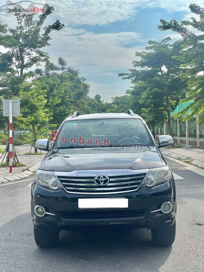 Xe Toyota Fortuner 2.7V 4X2 AT 2016