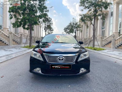 Xe Toyota Camry 2.0E 2013
