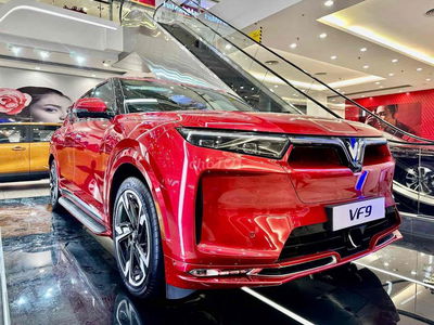 VF9 GIÁ CHẠM ĐÁY-200TR NHẬN XE NGY TAY