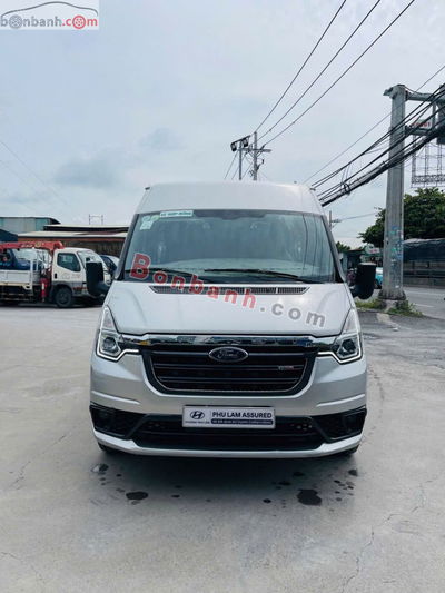 Xe Ford Transit Tiêu chuẩn 2023