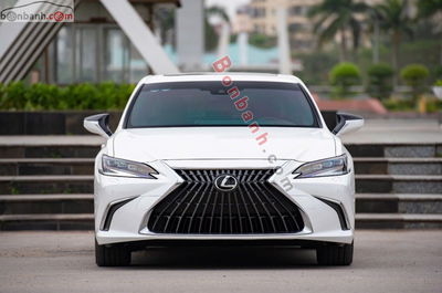 Xe Lexus ES 250 2022