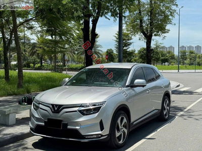 Xe VinFast VF8 Eco AWD 2023