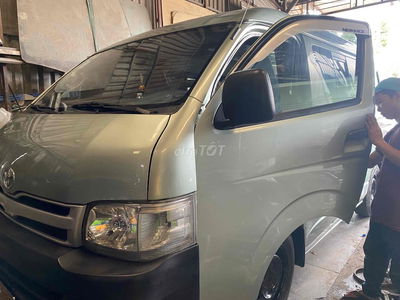 Toyota Hiace 2010 - 12345 km