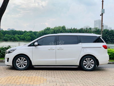 Kia Sedona 2016 3.3 GAT - 150000 km