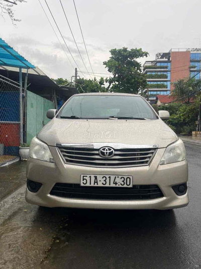 Toyota Innova 2012 E - 130000 km