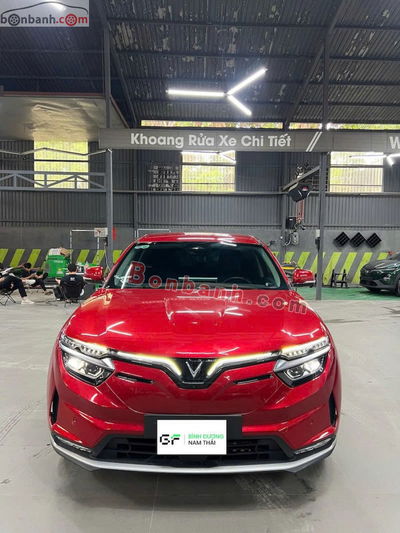 Xe VinFast VF8 Eco AWD 2023