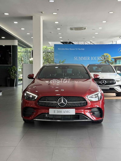 Mercedes-Benz E300 AMG Đỏ Cá Tính