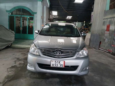 Innova 2011 số tự động xe gia đình