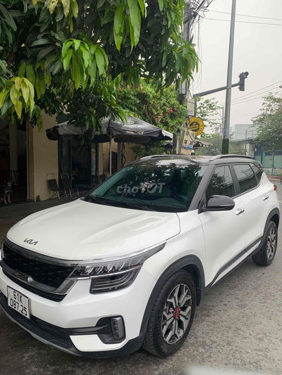 Kia Seltos 2022 1.6 AT Luxury - 16000 km