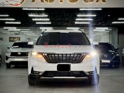 Xe Kia Carnival Signature 2.2D 2024