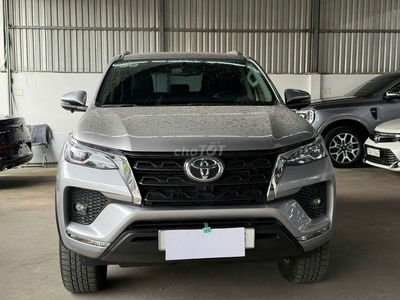 TOYOTA FORTUNER 2.4G- 31000 km