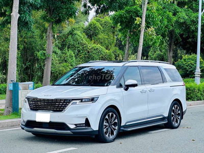 Kia carnival 2.2D signature- 44000 km