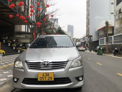 Toyota Innova 2012 2.0E -