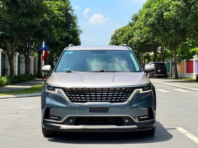 Carnival Premium 8 chỗ đời 2022