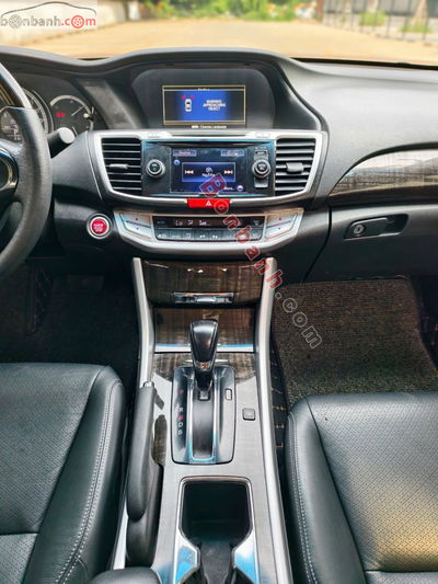 Xe Porsche Macan 2.0 2017