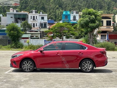 Xe Kia K3 Premium 2.0 AT 2022