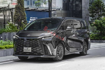 Xe Lexus LM 500h 2024