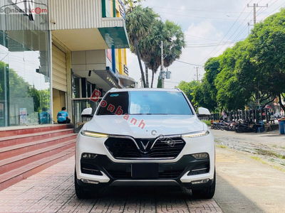 Xe VinFast Lux SA 2.0 Premium 2.0 AT 2020