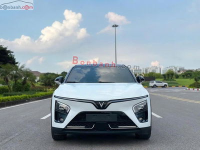 Xe VinFast VF7 Plus 2025