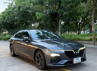 Bán xe lux A chính chủ 2019 odo 7 vạn