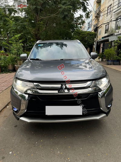 Xe Mitsubishi Outlander 2.0 CVT 2016