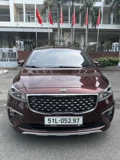 Kia Sedona 2019 - 890000 km
