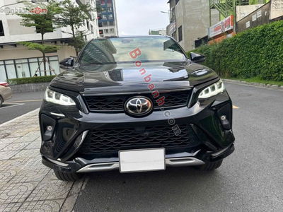 Xe Toyota Fortuner 2.8V 4x4 AT Legender 2021