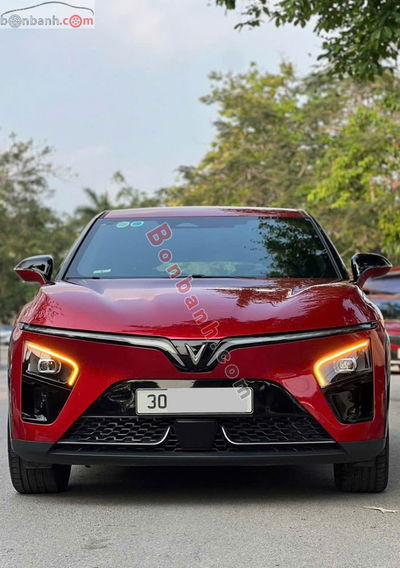 Xe VinFast VF7 Plus 2024