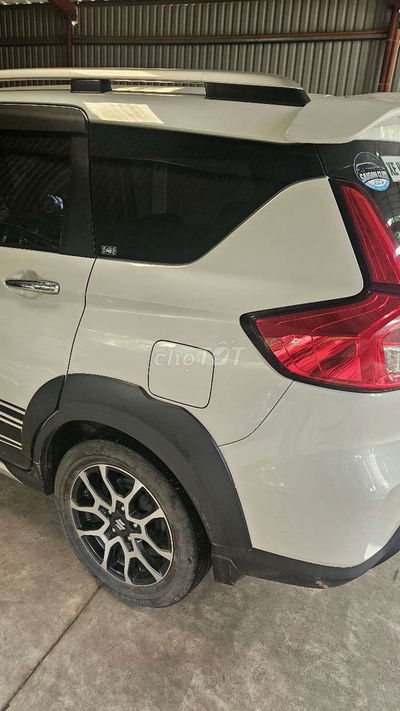 Bán ôtô 7 chỗ màu trắng Suzuki Xl7 GLX AT 2022