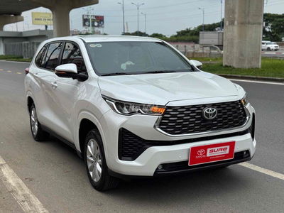 Toyota Innova Cross 2025 - 1052 km