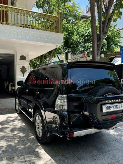 Pajero 2016 GLS Class 3.8 4x4 AT - màu đen