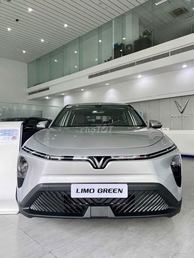 Limo Green 2025 Giao Xe Sớm + Ưu Đãi Hấp Dẫn