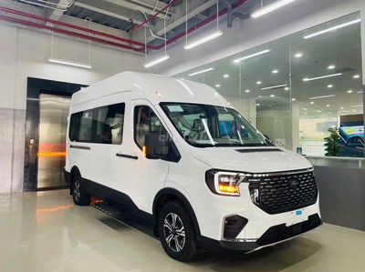 Transit Premium 16c màu trắng, xe sẵn giao ngay