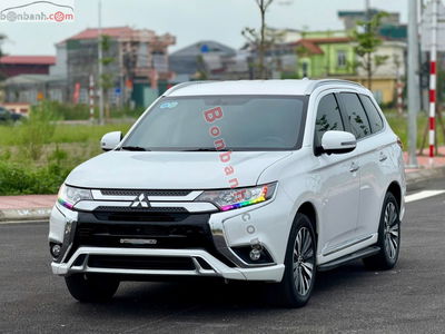 Xe Mitsubishi Outlander 2.0 CVT 2022