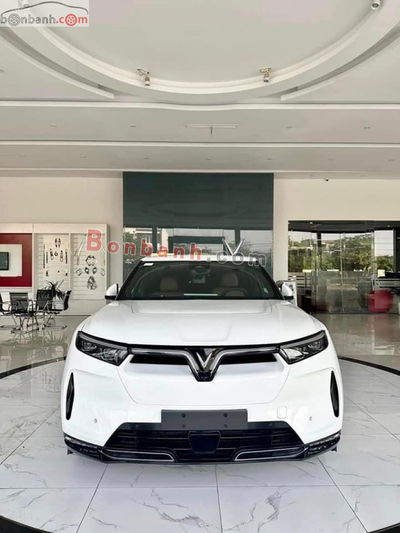 Xe VinFast VF9 Eco 2025