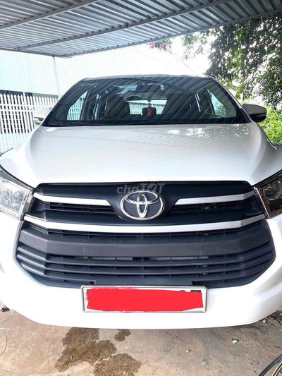 Toyota Innova 2017 2.0E - 90000 km