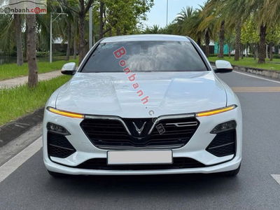 Xe VinFast Lux A 2.0 Base 2.0 AT 2021