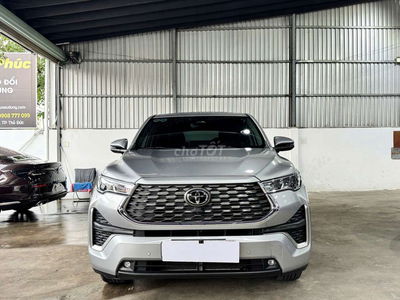 TOYOTA INNOVA CROSS HYBRID