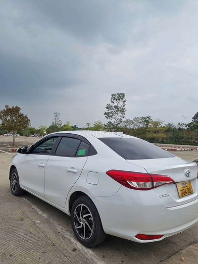 Vios E 2022 màu trắng ngọc trai