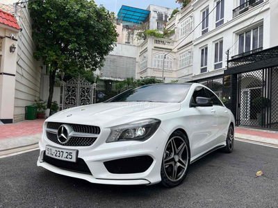 Mercedes Benz CLA 250 Coupe 4Matc model 2015