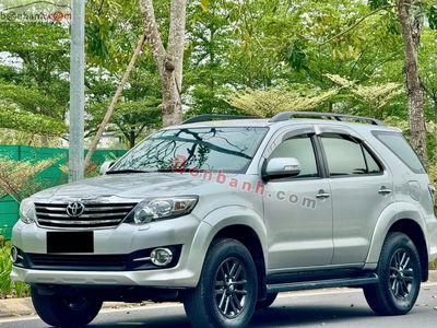 Xe Toyota Fortuner 2.7V 4x4 AT 2015