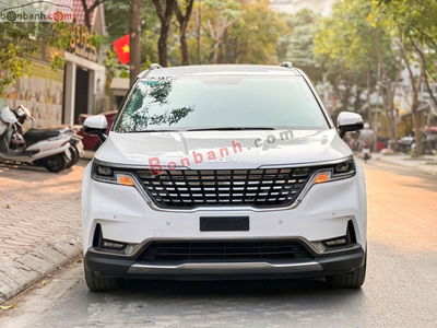Xe Kia Carnival Premium 2.2D 7S 2024