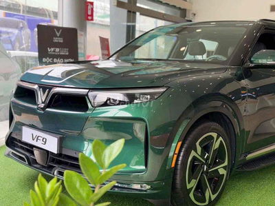 VF9 BÙN NỔ SIÊU HẤP DẪN!NHẬN XE 200TR ĐỒNG